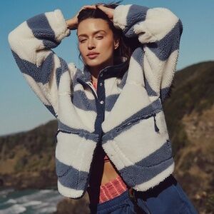 Free people hit the slopes printed fleece